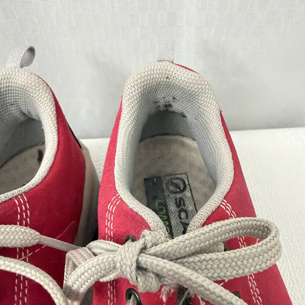 Scarpa Mojito Shoes Womens 7.5 Approach Hiking Walking Red Suede Low Top - Picture 5 of 11